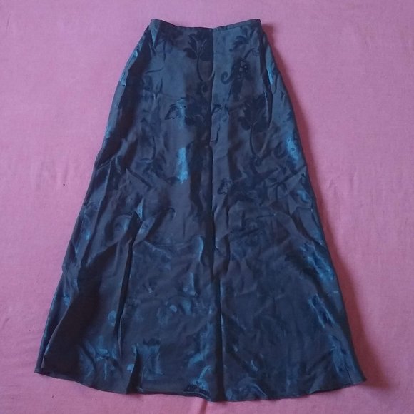 Banana Republic Dresses & Skirts - Banana Republic Floral Silk Blend Maxi Skirt sz 0